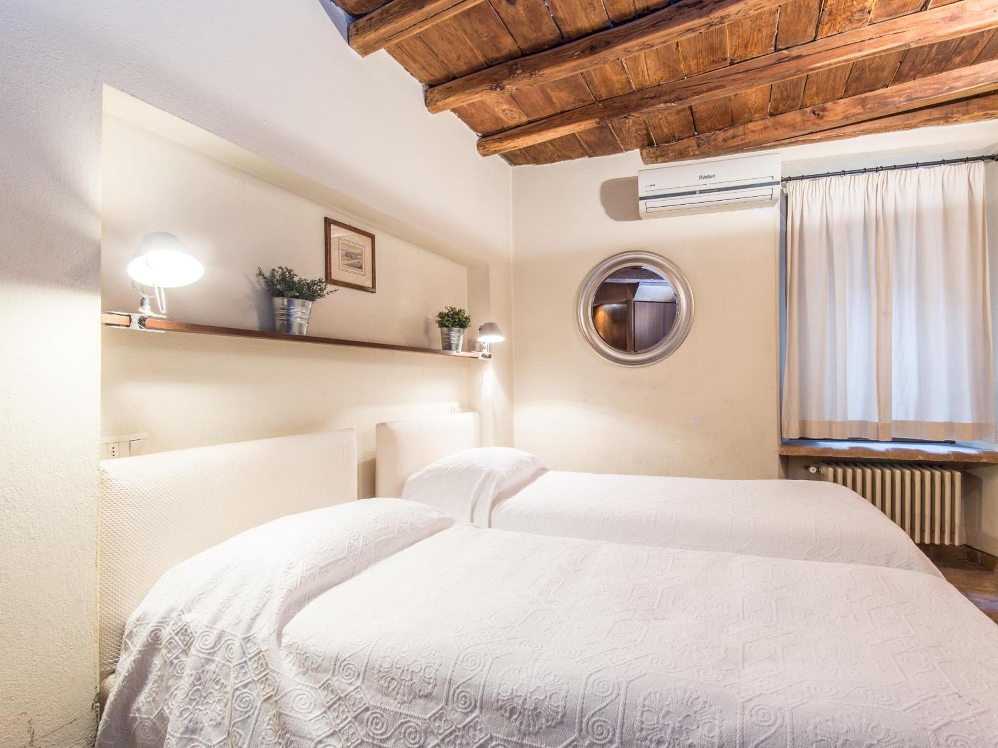 Enchanting Two Bedroom Navona Рим Екстериор снимка